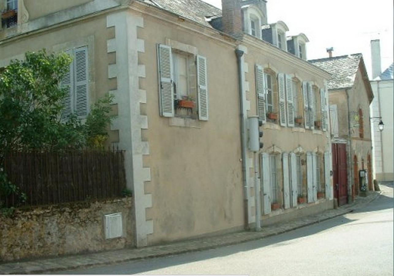 Chambres D'Hotes Le Pont Romain Montfort-le-Gesnois Exteriör bild