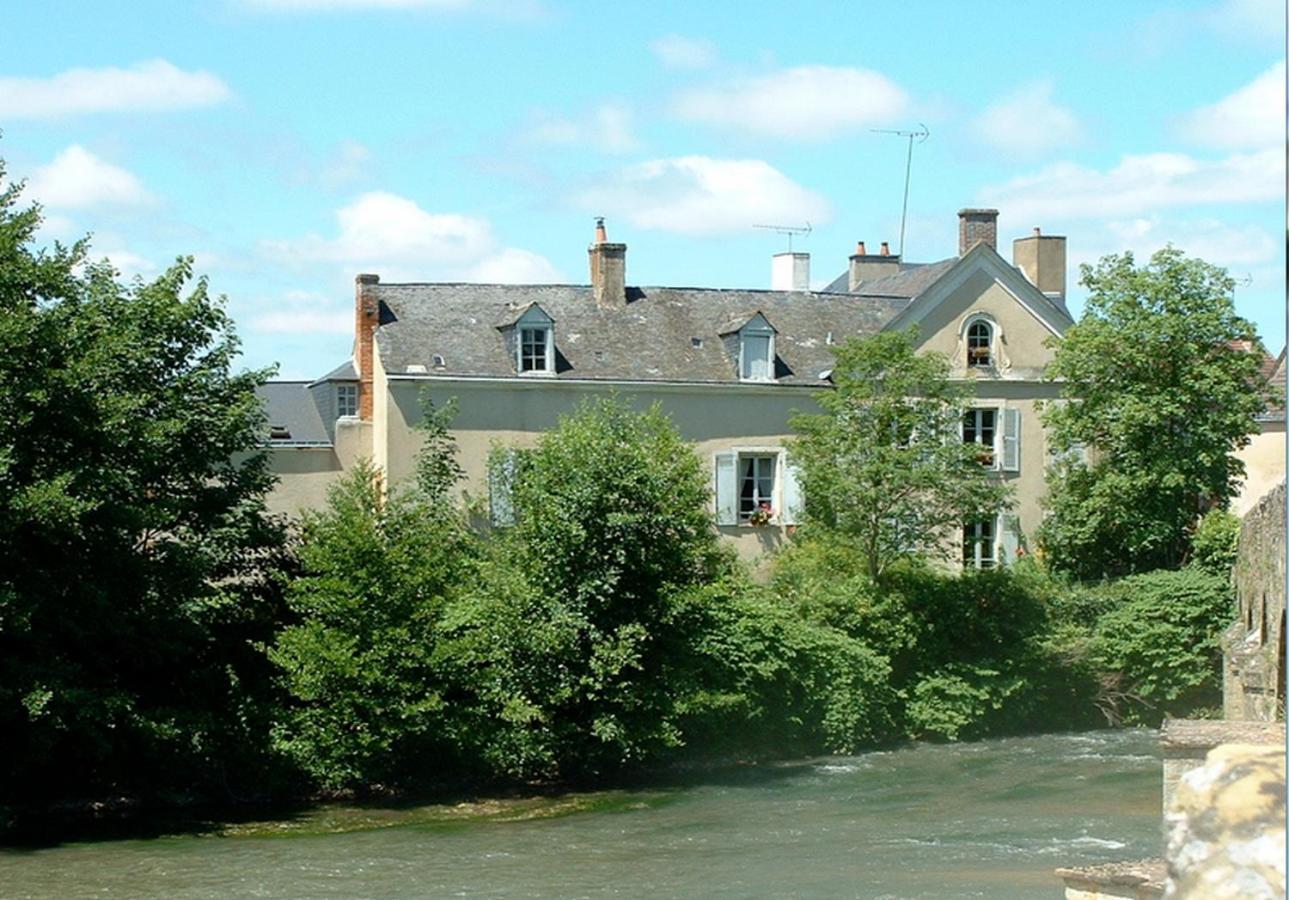 Chambres D'Hotes Le Pont Romain Montfort-le-Gesnois Exteriör bild